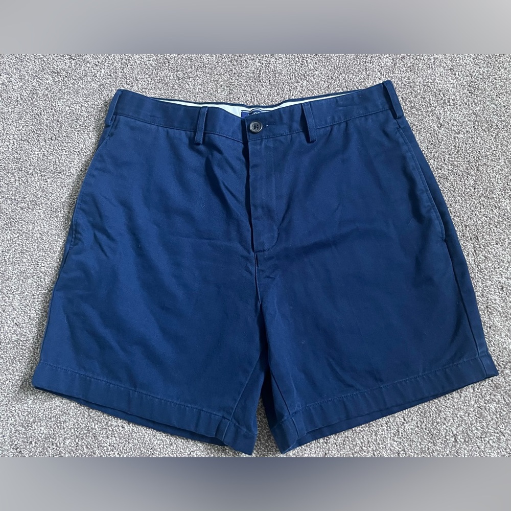 Lands End navy chino shorts. Excellent preowned condition. Size 32. Inseam: 5.5”